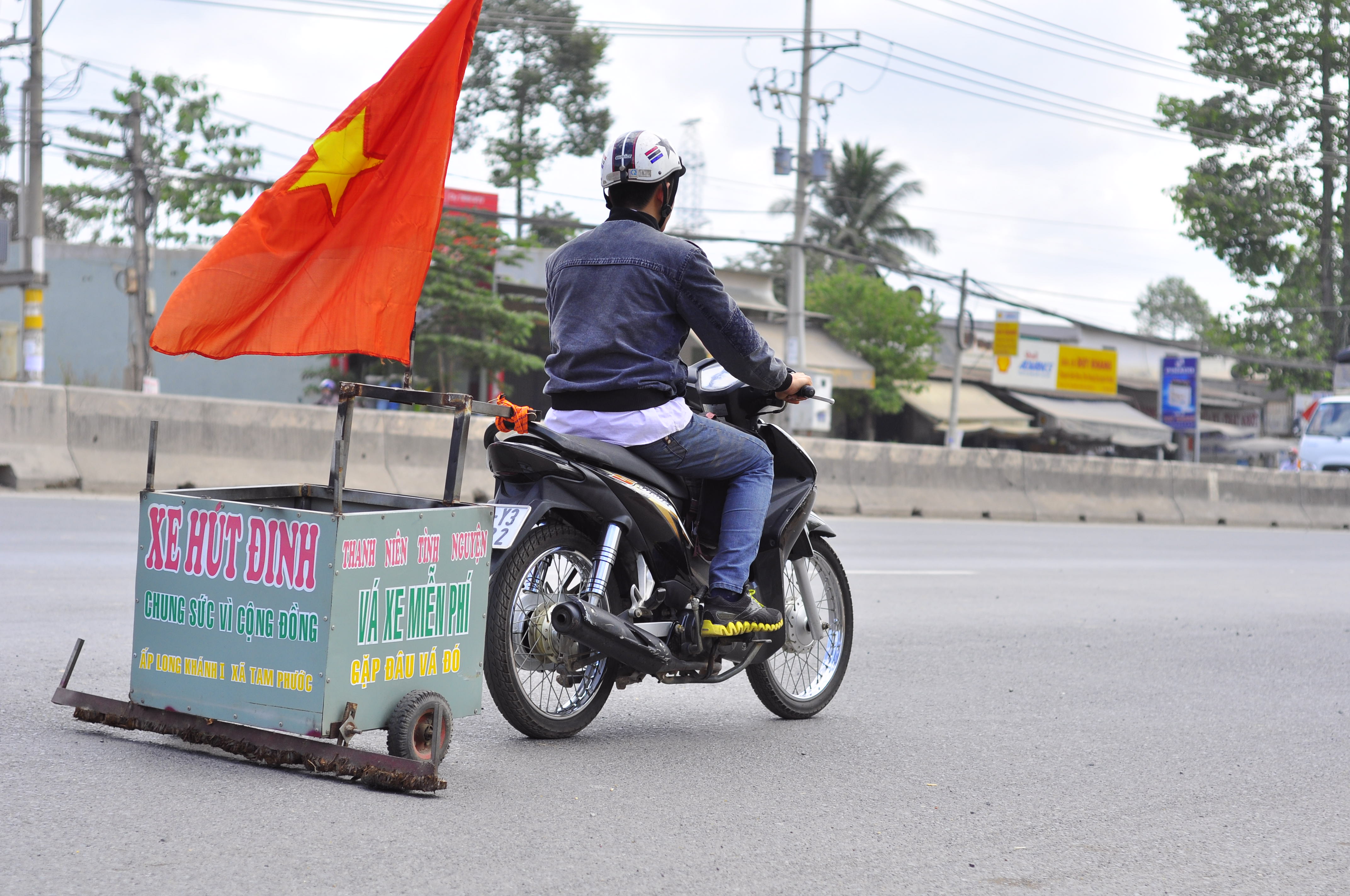 4.“Đội xung kích tình nguyện chống tội phạm rãi đinh” xã Tam Phước.JPG