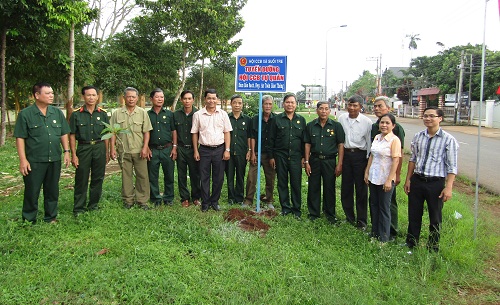 9-2-2017 Khánh thành gắn bảng đường tự quản xã Suối Tre (1).JPG