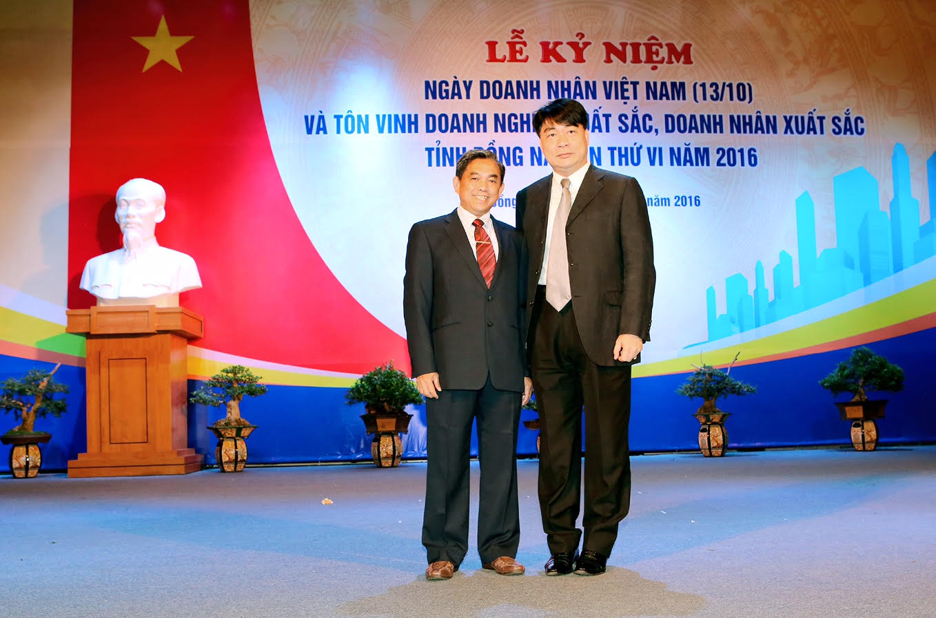 Chủ tịch UBMTTQVN tỉnh với Chủ tịch Hiệp hội doanh nhân Đài Loan 13-10.jpg