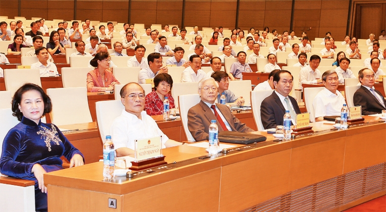 Các đồng chí lãnh đạo, nguyên lãnh đạo Đảng, Nhà nước cùng các đại biểu dự Hội nghị.jpg