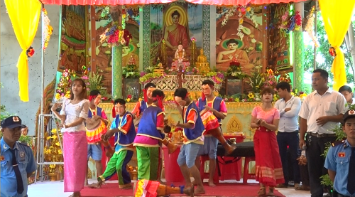 LỄ HỘI NGƯỜI KHƠ ME CHOL CHNAM MAY.png