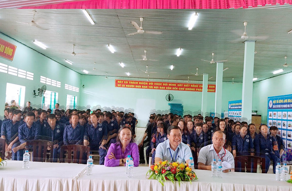 Quang canh hoi nghi.JPG