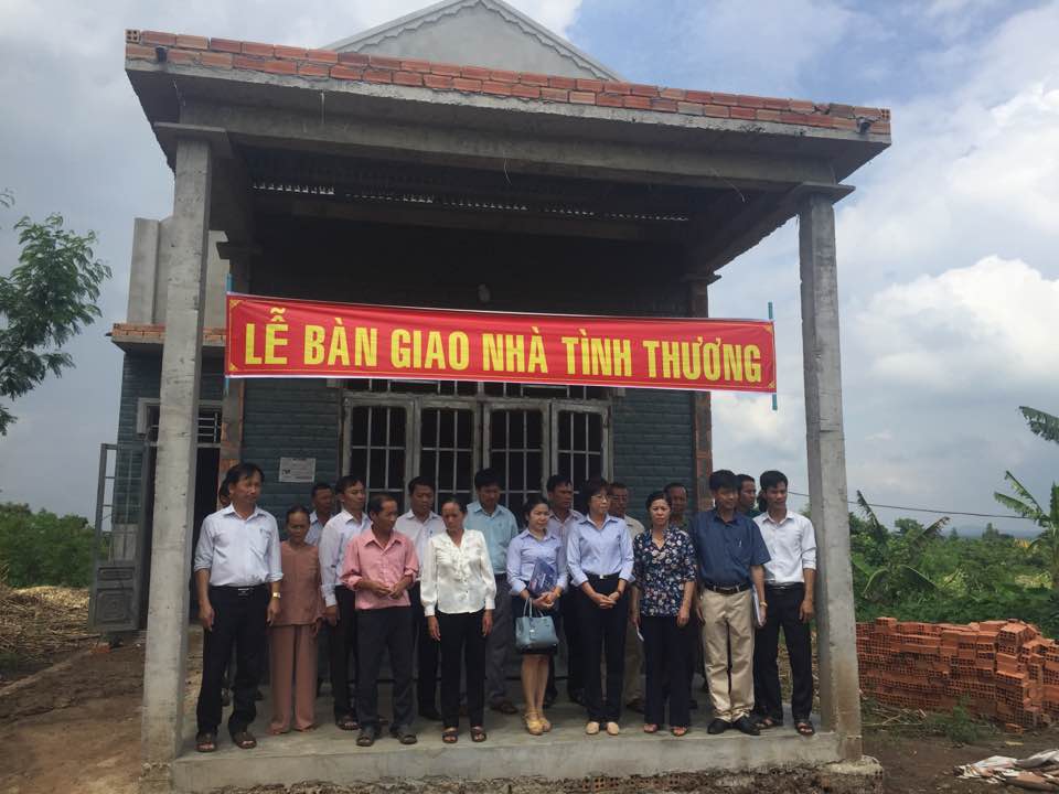 TẶNG NHÀ TÌNH THƯƠNG.jpg