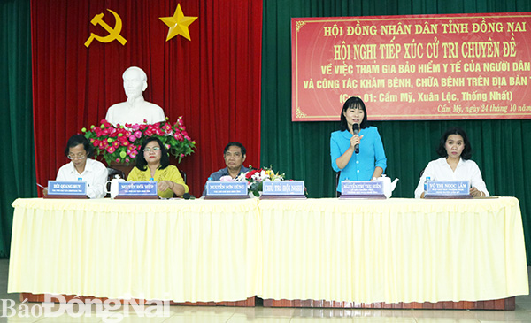 images2239953_Nhan_Tin_Tiep_xuc_cu_tri_ve_BHY__Dai_bieu.jpg
