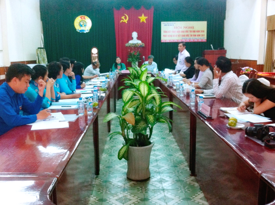 các đại biểu tham dự hội nghị.jpg