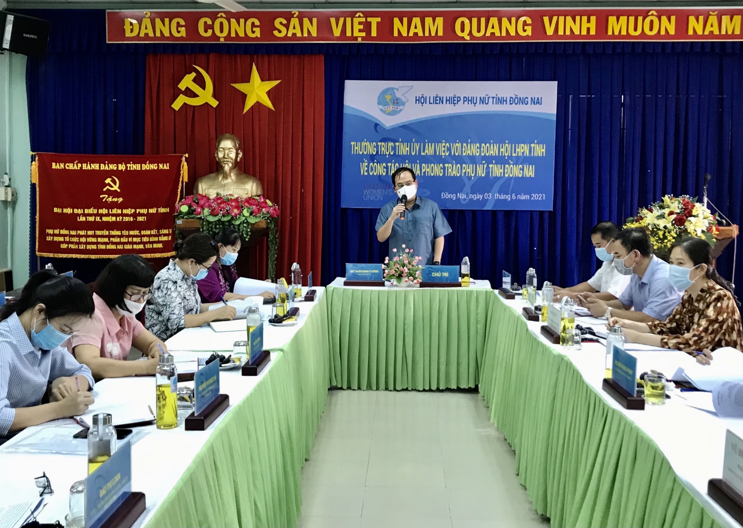 h a quản m cường họp phụ nữ.jpg