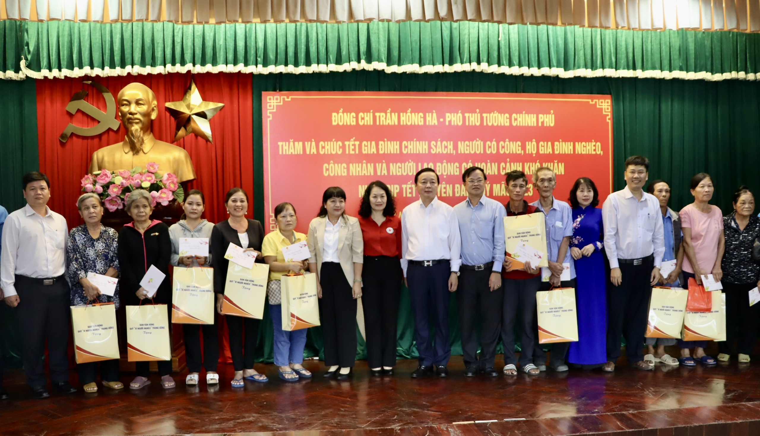 Phó thủ tướng Chính phủ Trần Hồng Hà thăm, tặng quà Tết tại Đồng Nai