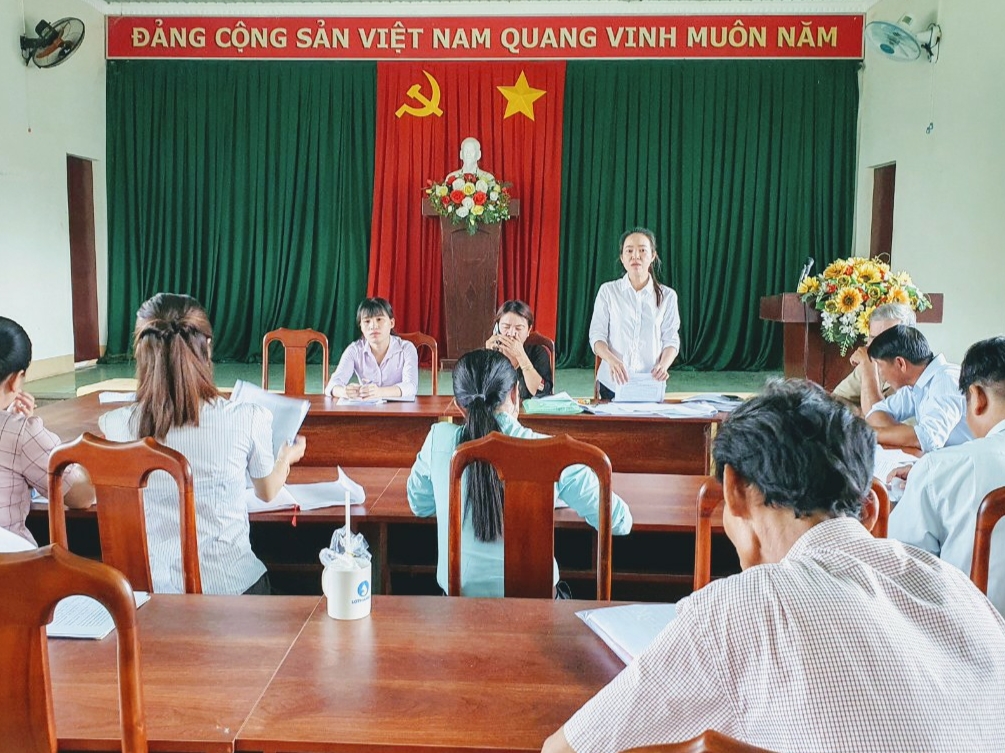 Bà Lương Thị Bảo Thùy, CT-UBMTTQ Việt Nam xã phát biểu kết luận buổi giám sát.jpg