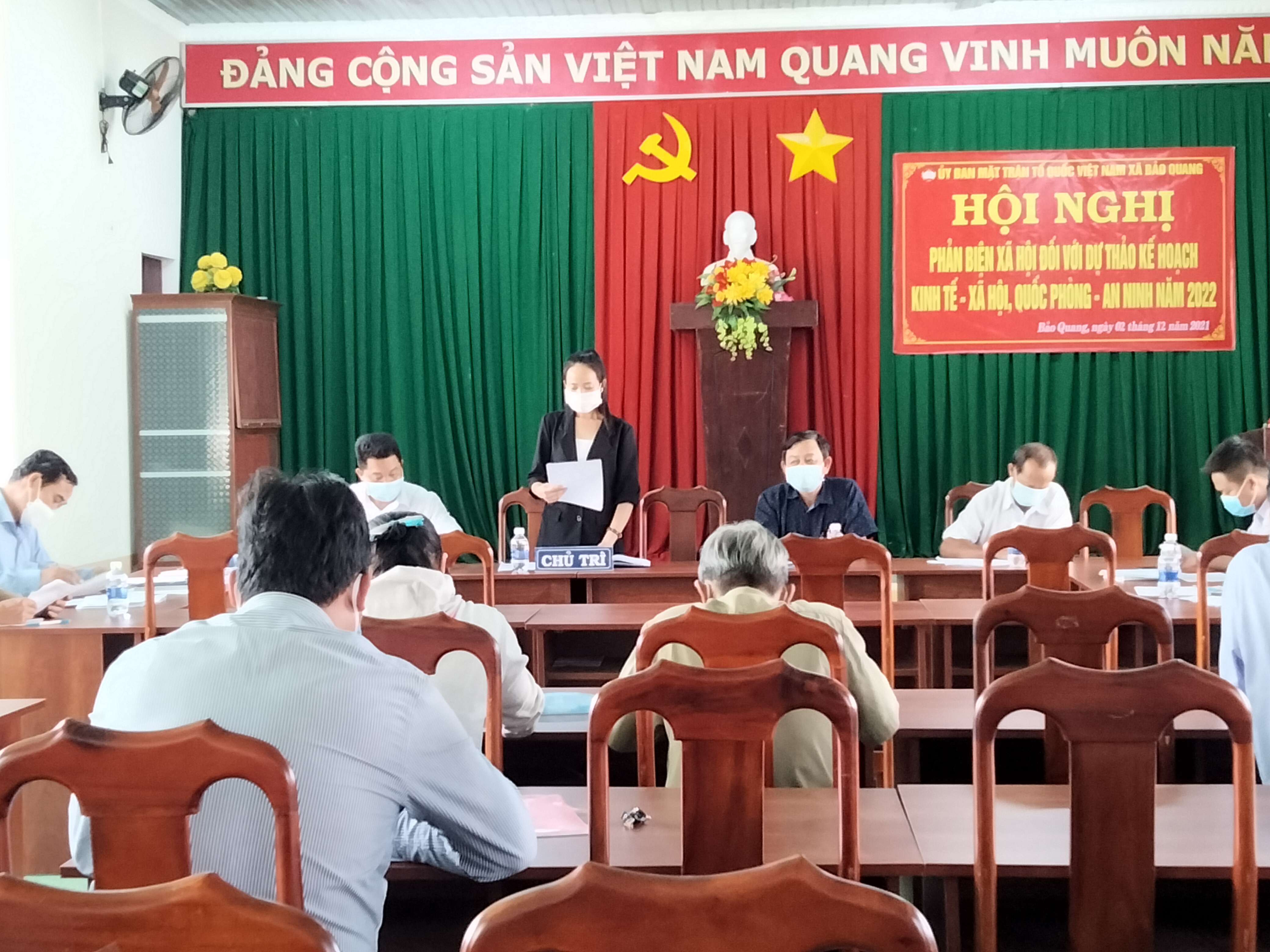 Bà Lương Thị Bảo Thùy, Chủ tịch Ủy ban MTTQ Việt Nam xã phát biểu kết luận Hội nghị.jpg