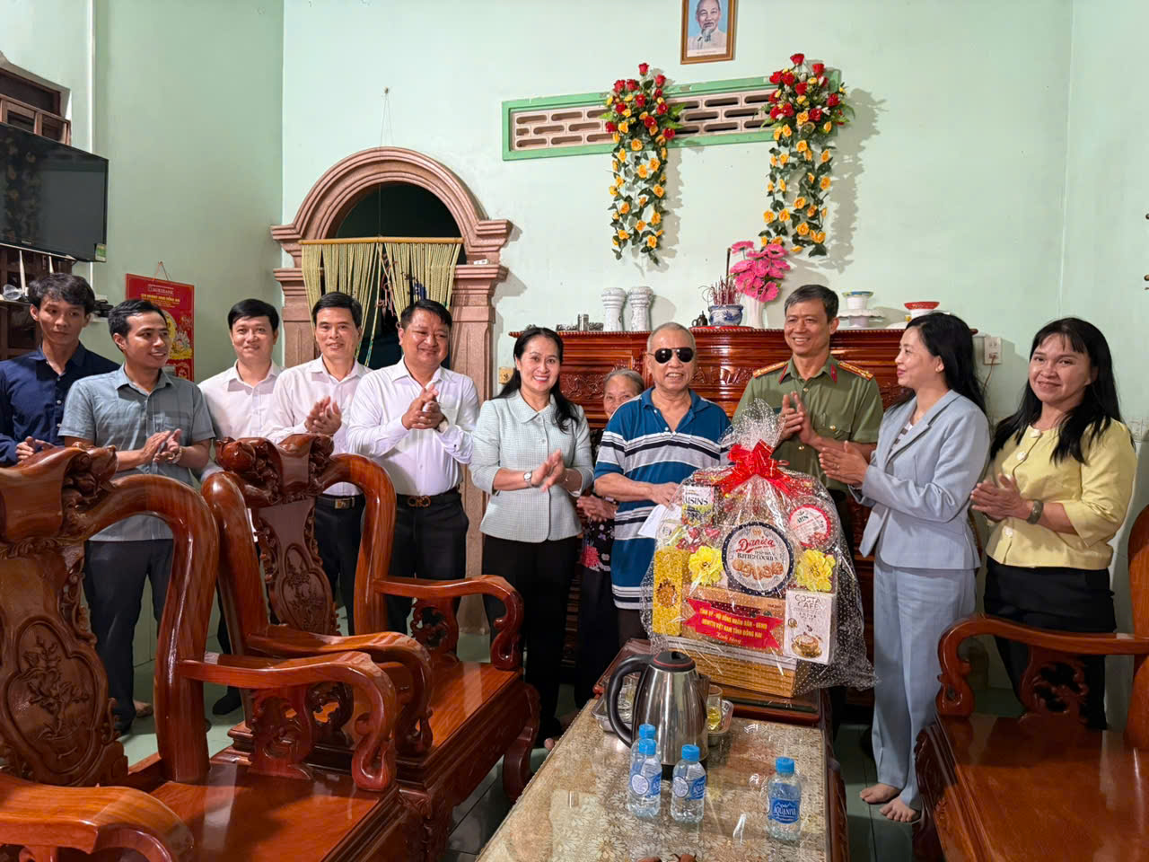 Thăm chú Nguyễn Trọng Năm.jpg