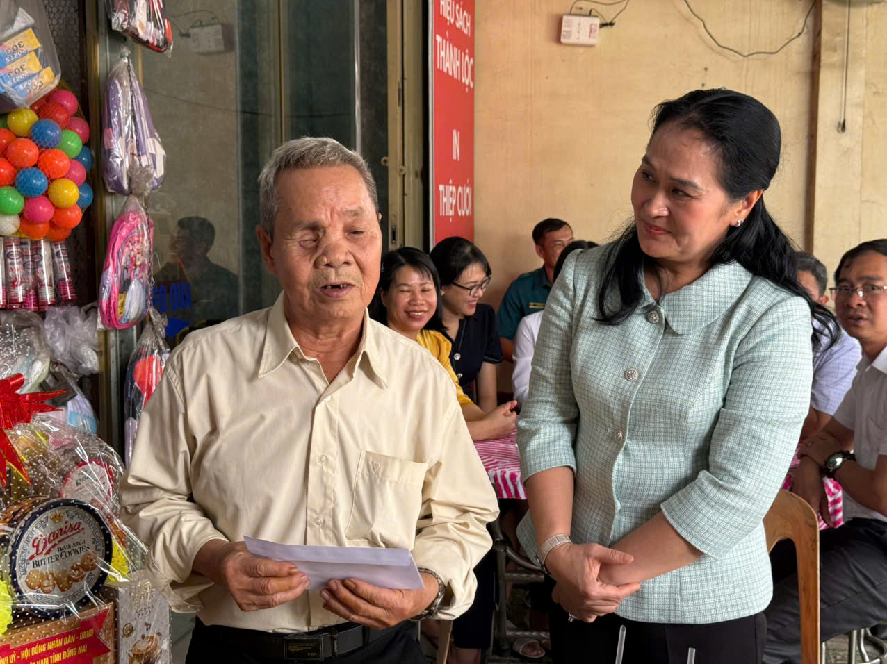 Thăm chú Nguyễn Văn Thuý.jpg