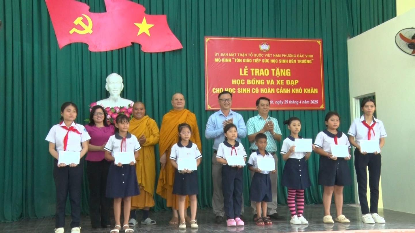 tặng hoc bong.jpg