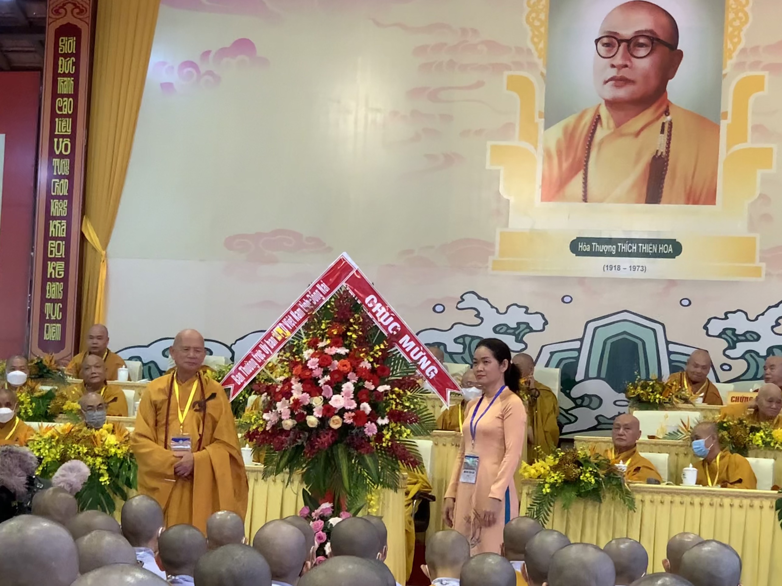 CHI THUẬN HOA.jpg