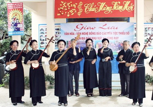 HÁT then CỦA DÂN TỘC TÀY ở h cẩm mỹ.jpg