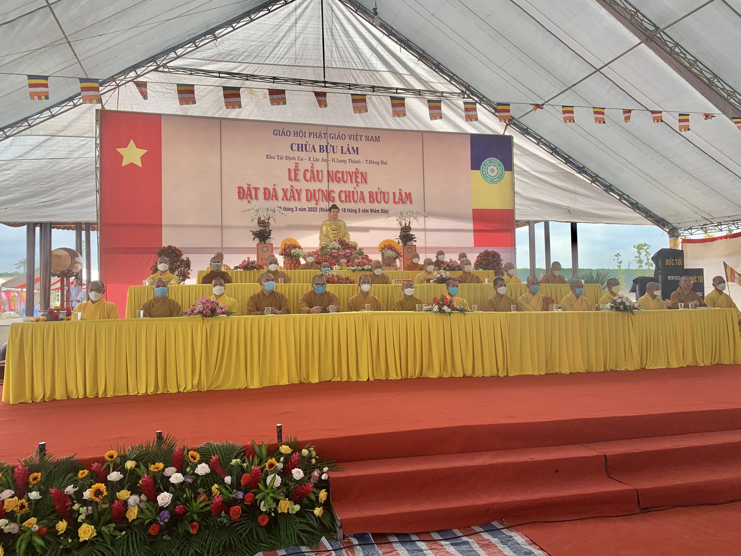 HÌNH DỰ LỄ ĐẶT ĐÁ.jpg