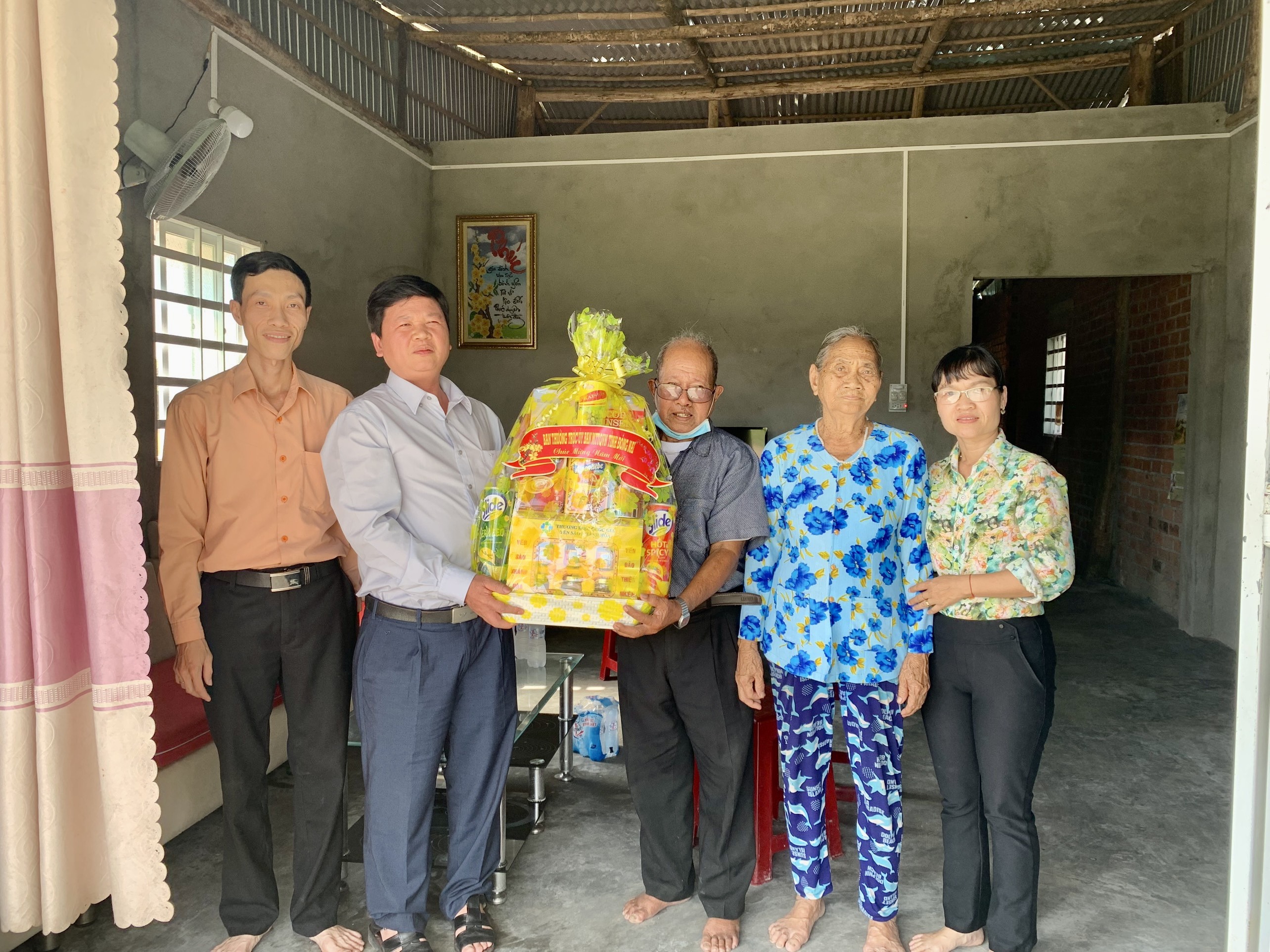 HÌNH THĂM TẾT CHÚ K'Dao 2022.jpg