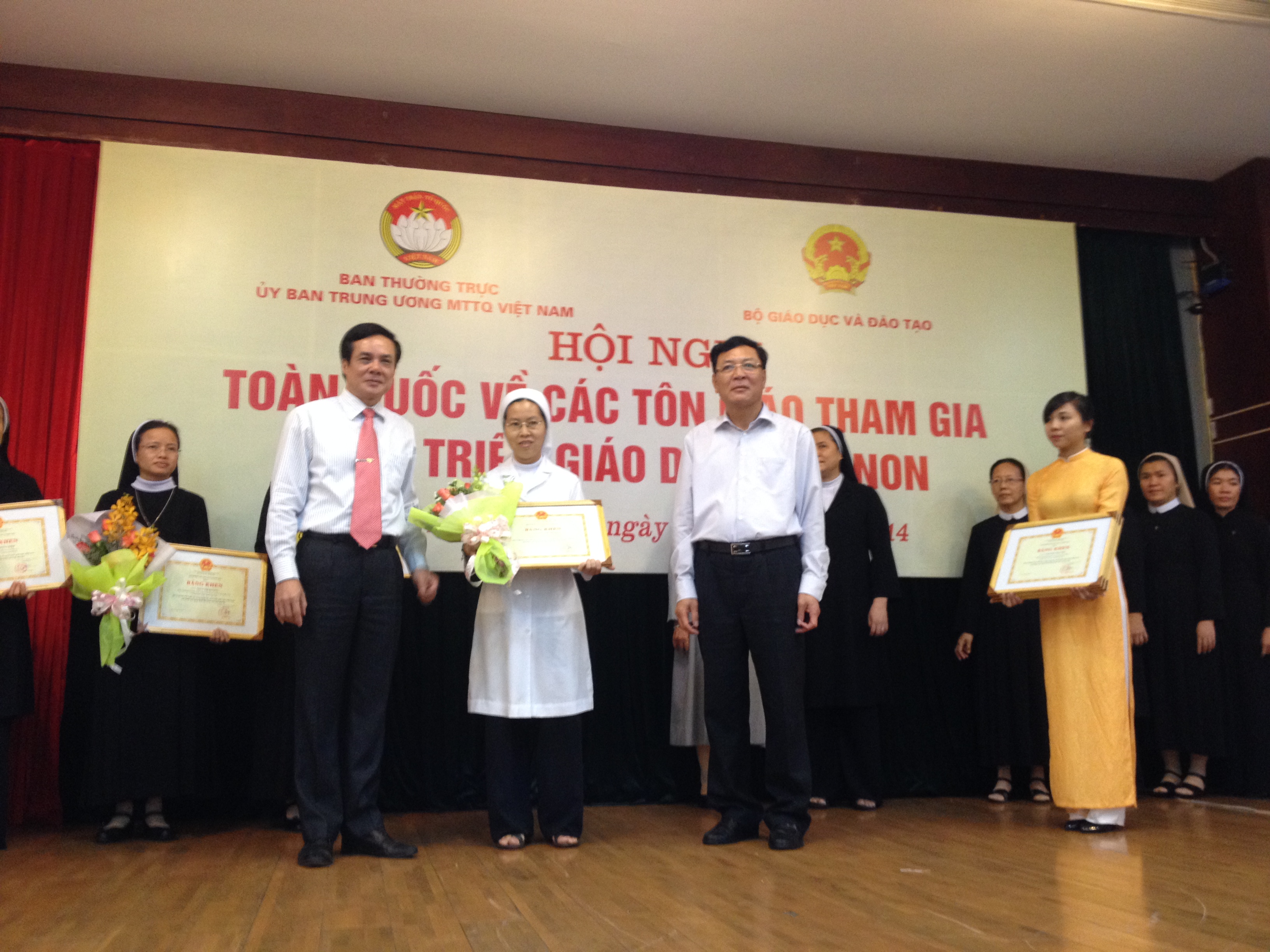 IMG_0385 ng thi Minh lý - hieu trưởng MN Thanh Tâm, BH .JPG