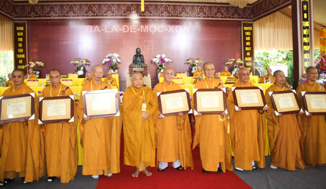Pháp loa bế mạc.jpg