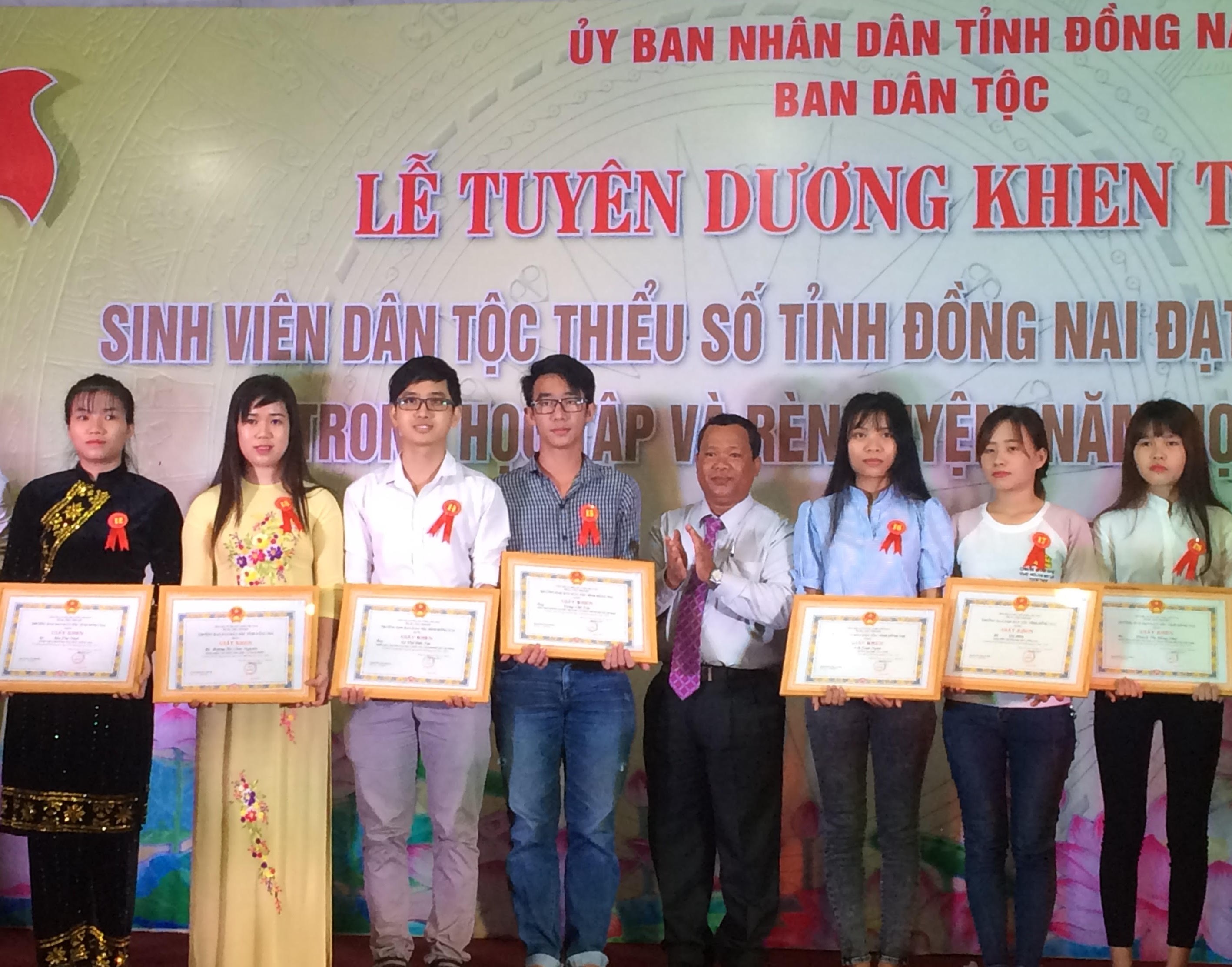 khen học sinh giỏi.jpg