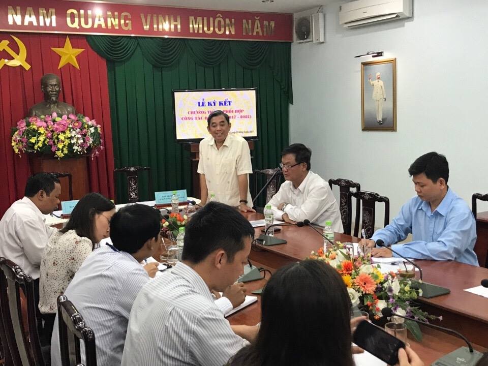 ký ket DT, chú tới phát biểu.jpg