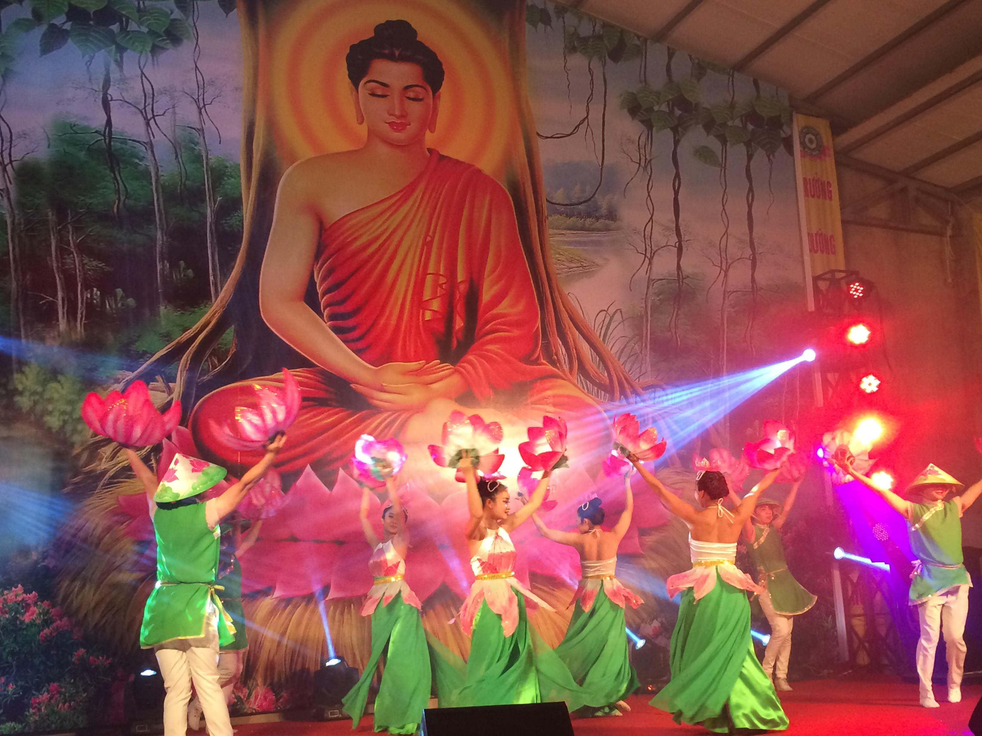 trúc lâm vien nghiem.jpg