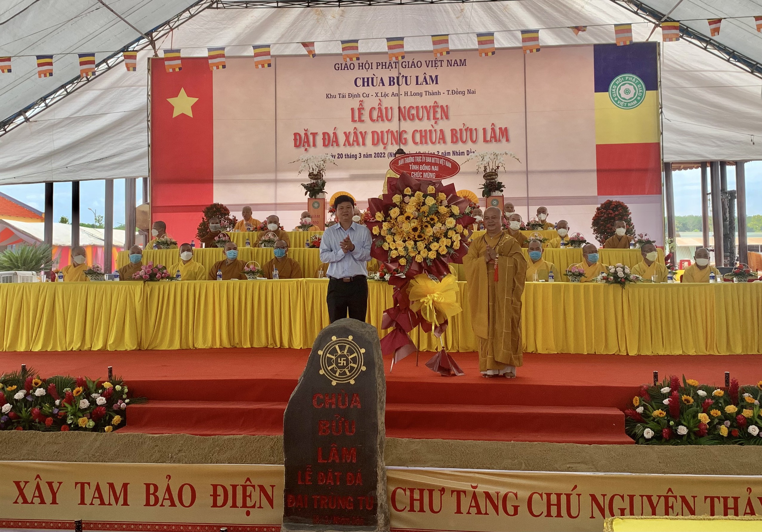 ông trung tăng hoa tai lễ ĐẶT ĐÃ XD CHUA BƯU LÂM, XÃ LỘC AN BÌNH SƠN 20.3.2022.jpg