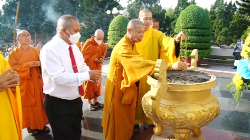 220511 DAI BIEU THAP HUONG.jpg