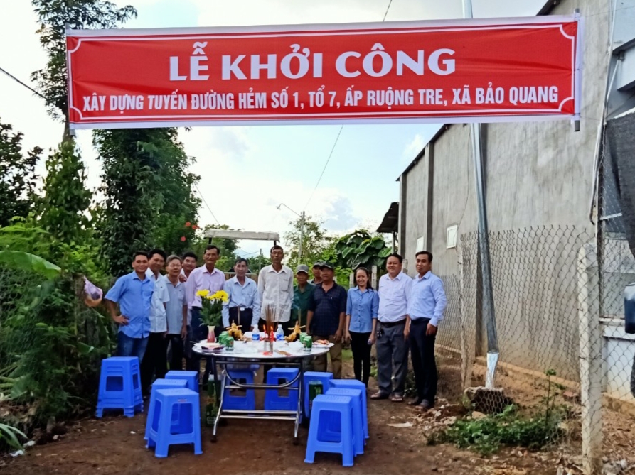 Lễ khởi công Tuyến đường Hẻm số 1, Tổ 7 ấp Ruộng Tre.jpg