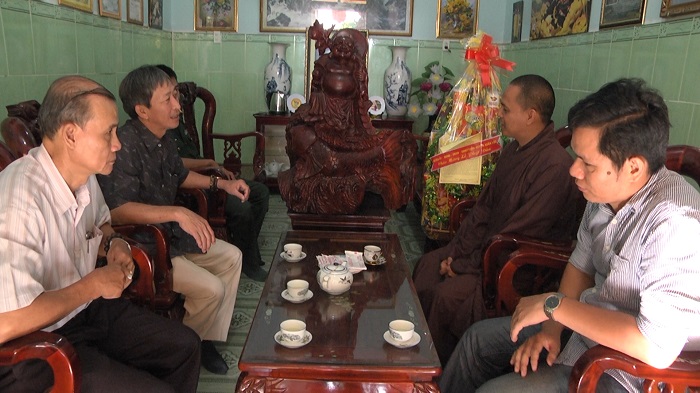 dung tham le phat dan.jpg