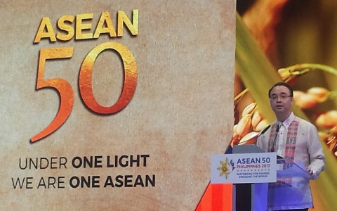 philippines to chuc trong the le ki niem 50 nam asean hinh 1