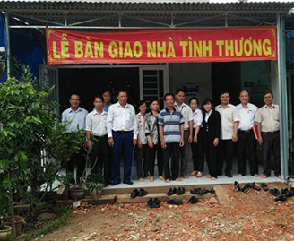 trao nha tinh thuong xuan tam ngay 9-9-2016.jpg