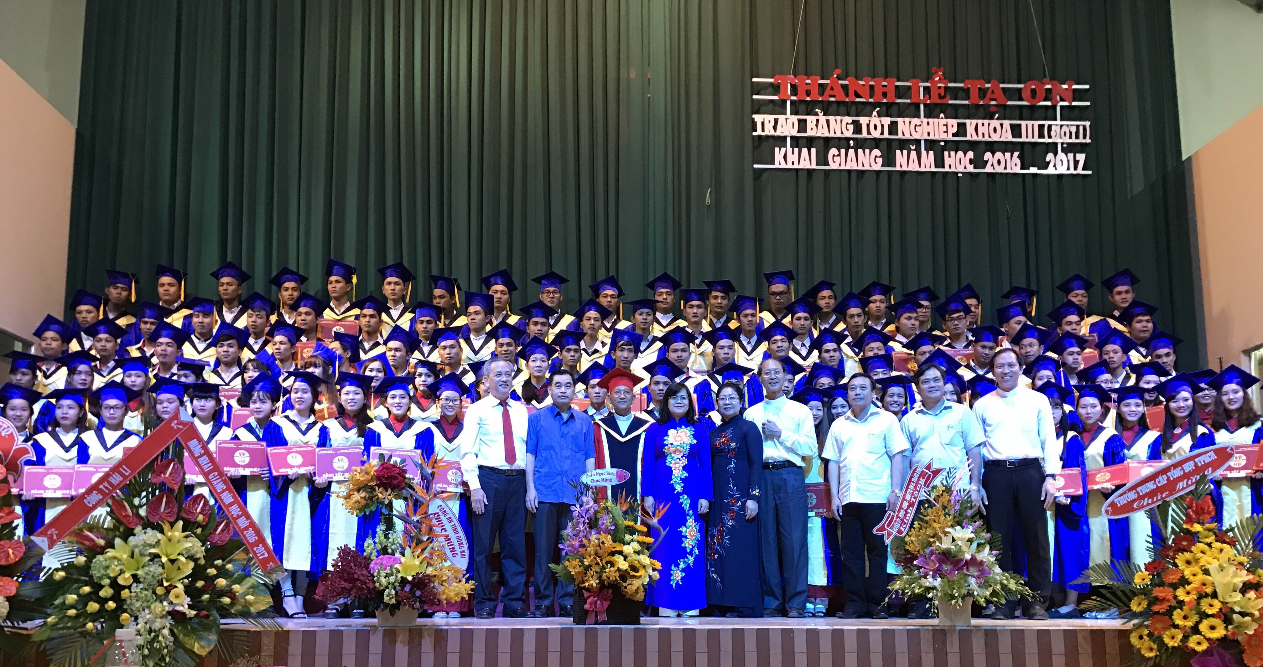 trường Hoa BÌnh.JPG