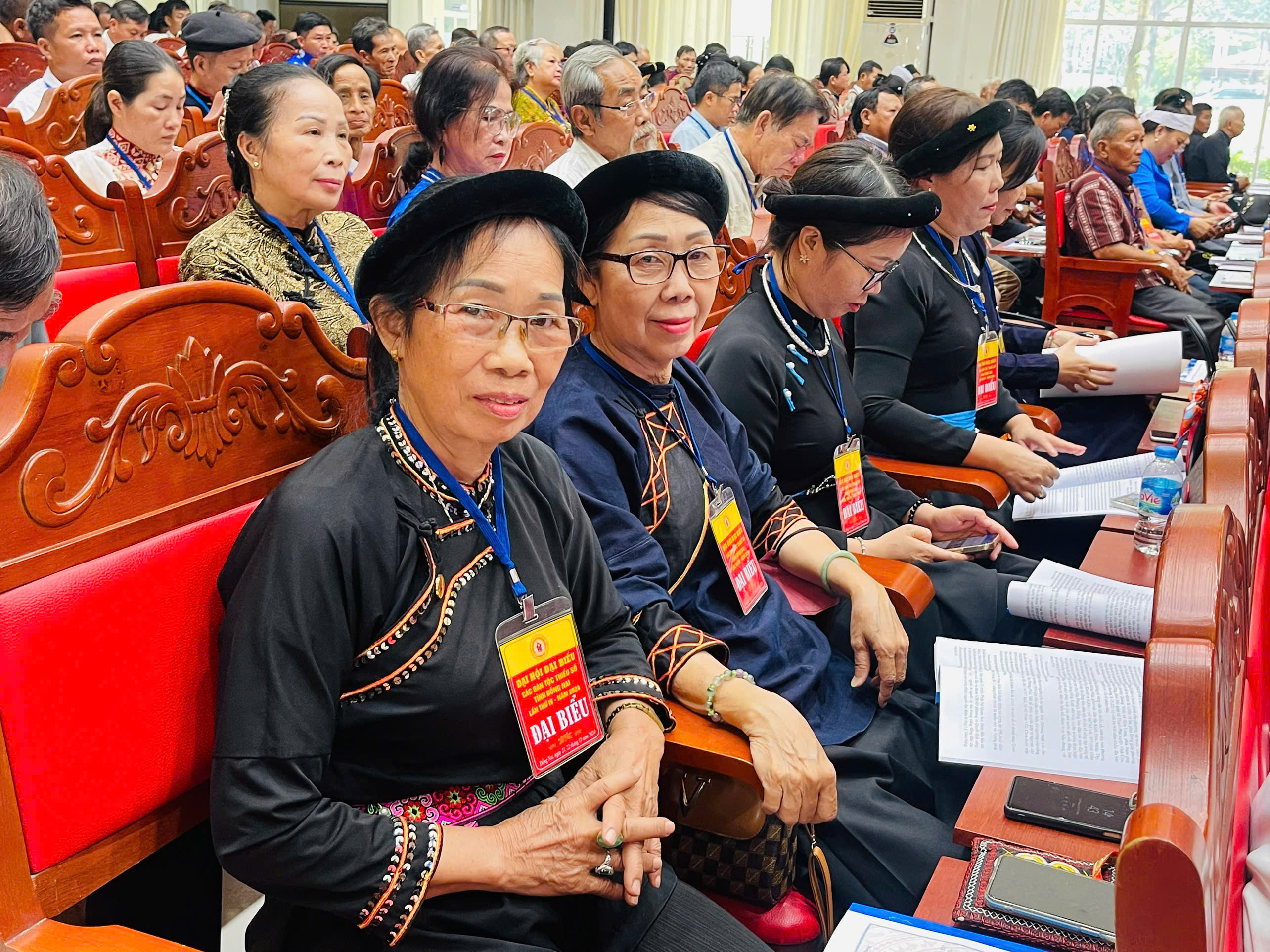 VAN NGHE.jpg