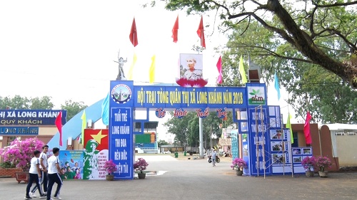 CONG TRAI THI XA cc.jpg