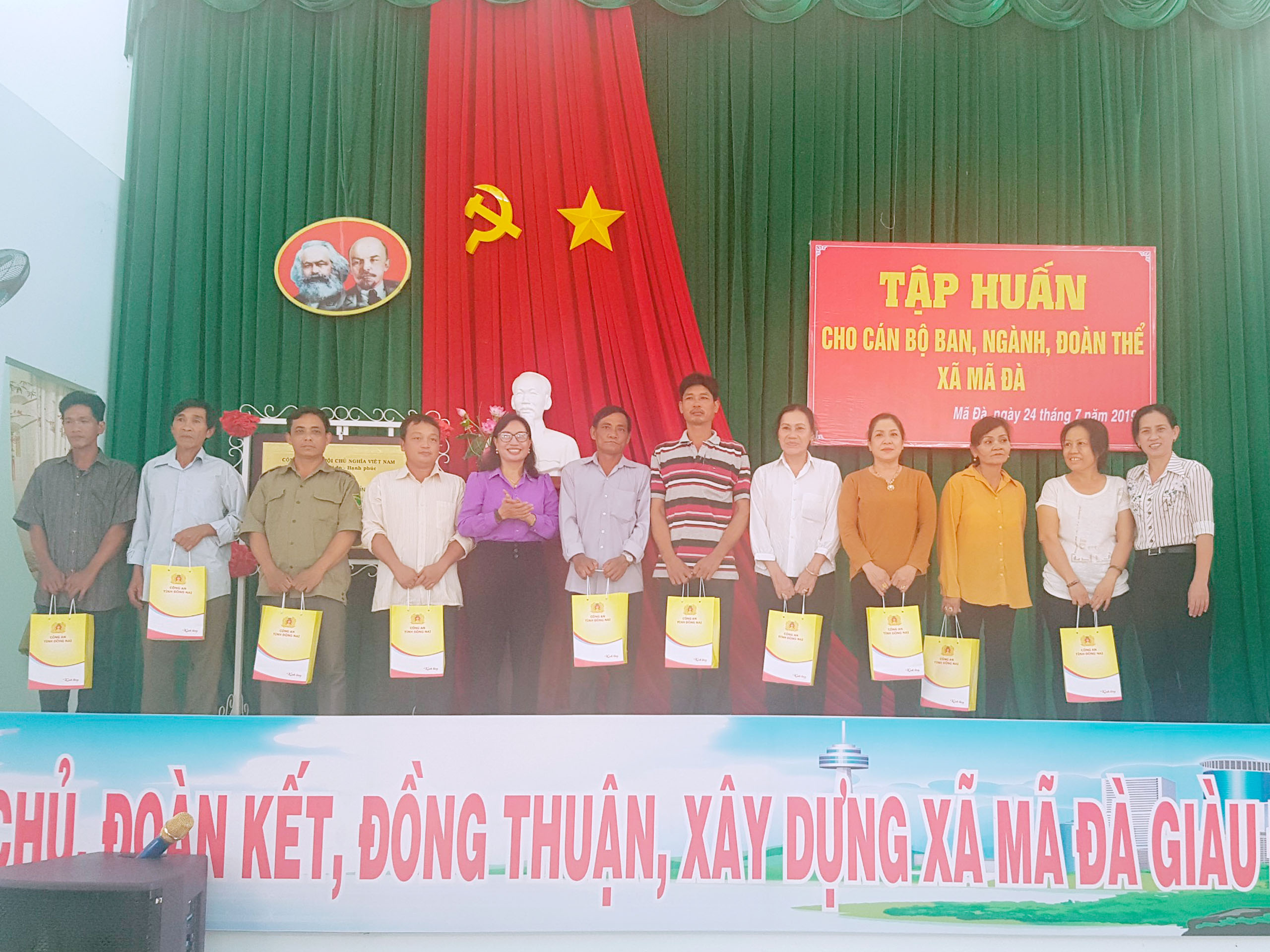 Dân vận 3.jpg