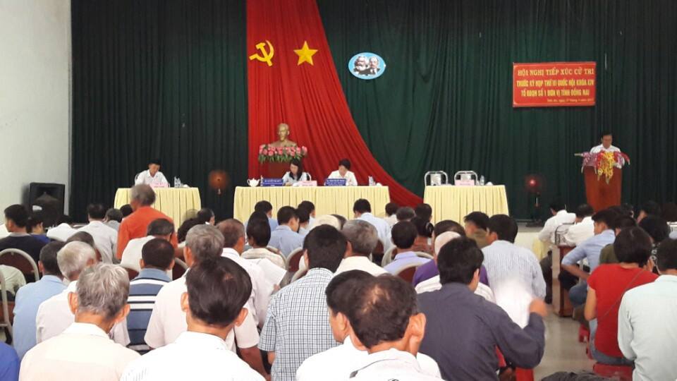 Tiep xuc cu tri tai xa Tam An.jpg
