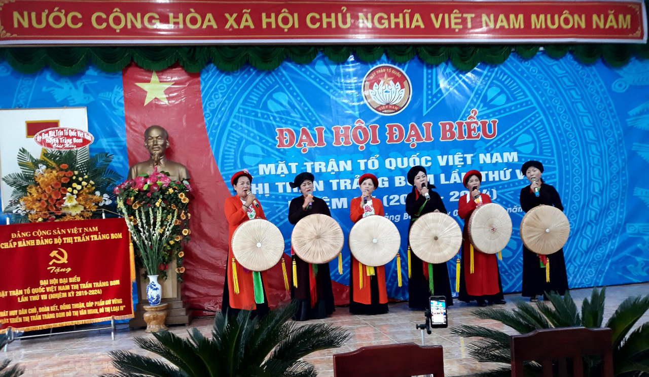 Văn nghệ chào mừng.jpg