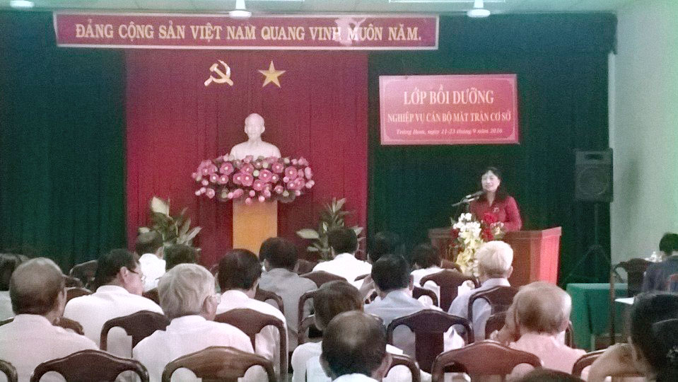 lớp tập huấn CT Mặt trận 2016.jpg