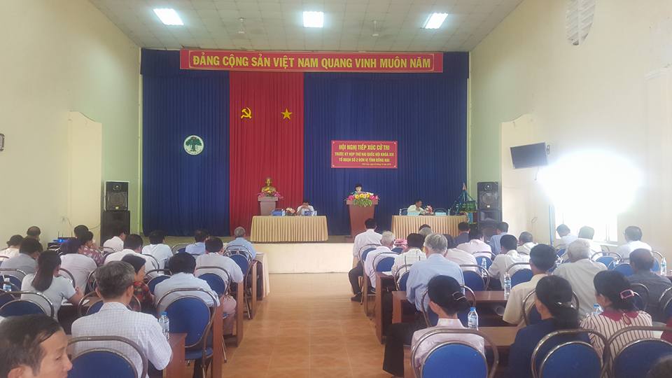 tiep xuc cu tri.jpg