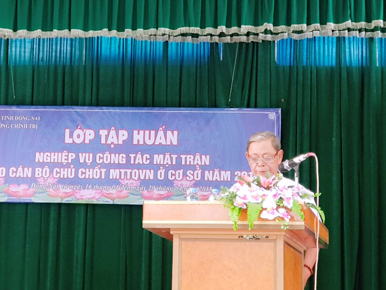 Đc Nguyễn Văn Dũng - Phó Chủ tịch Ủy ban MTTQ Việt Nam tỉnh phát biểu khai mạc lớp tập huấn.jpg