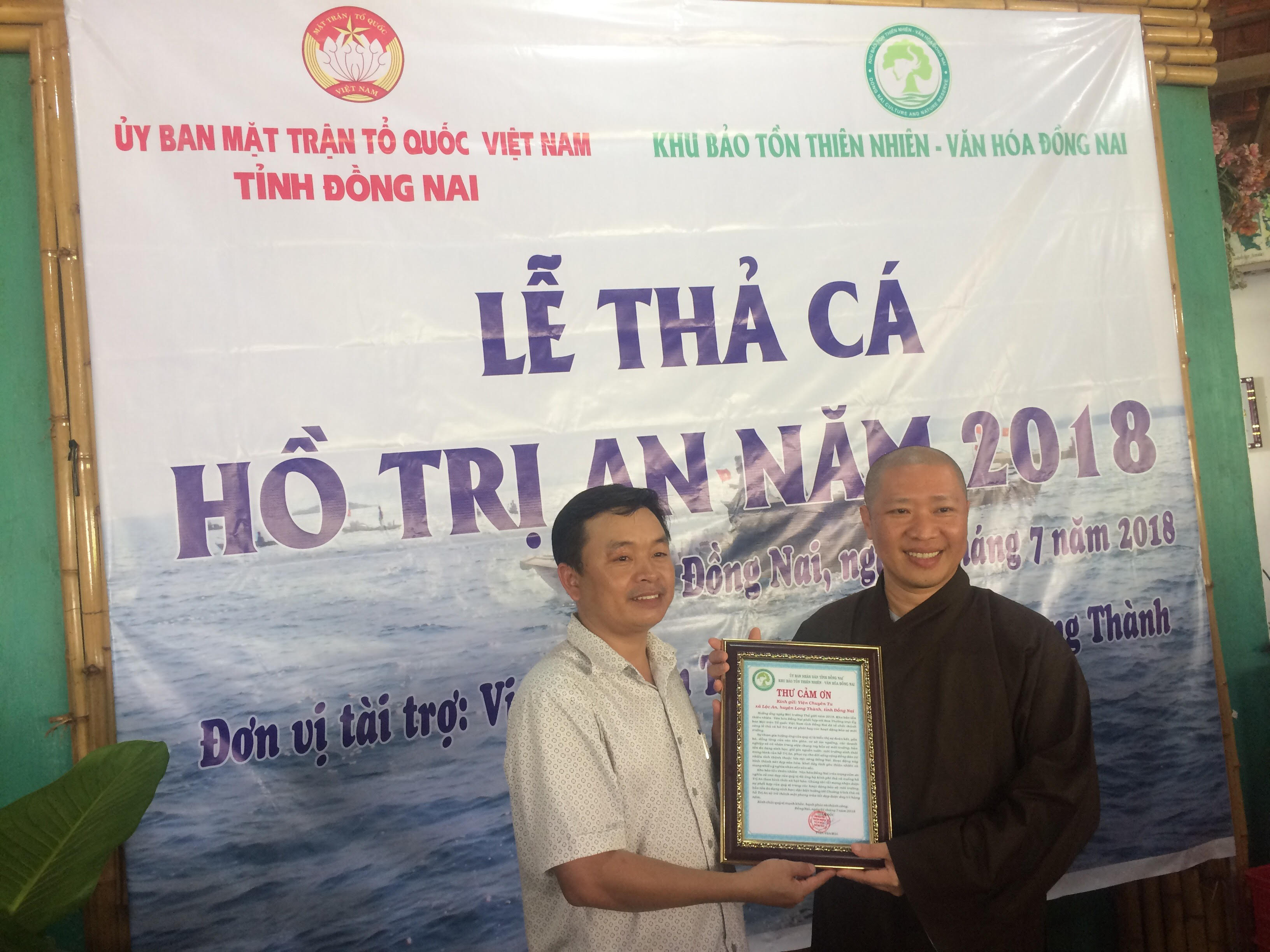 thả cá trao thư cảm ơn.jpg