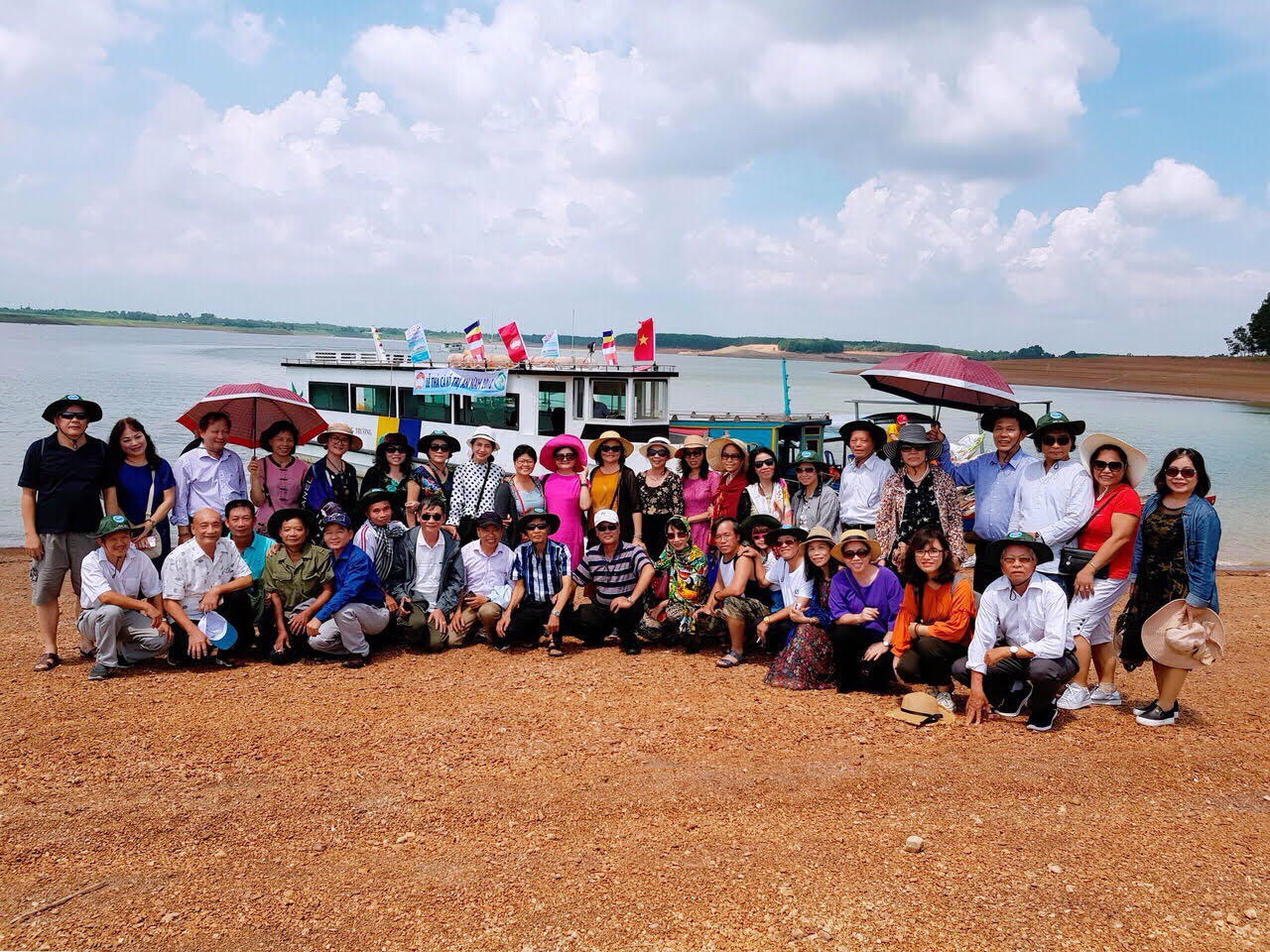 thả cá, văn 78 quy nhơn.jpg