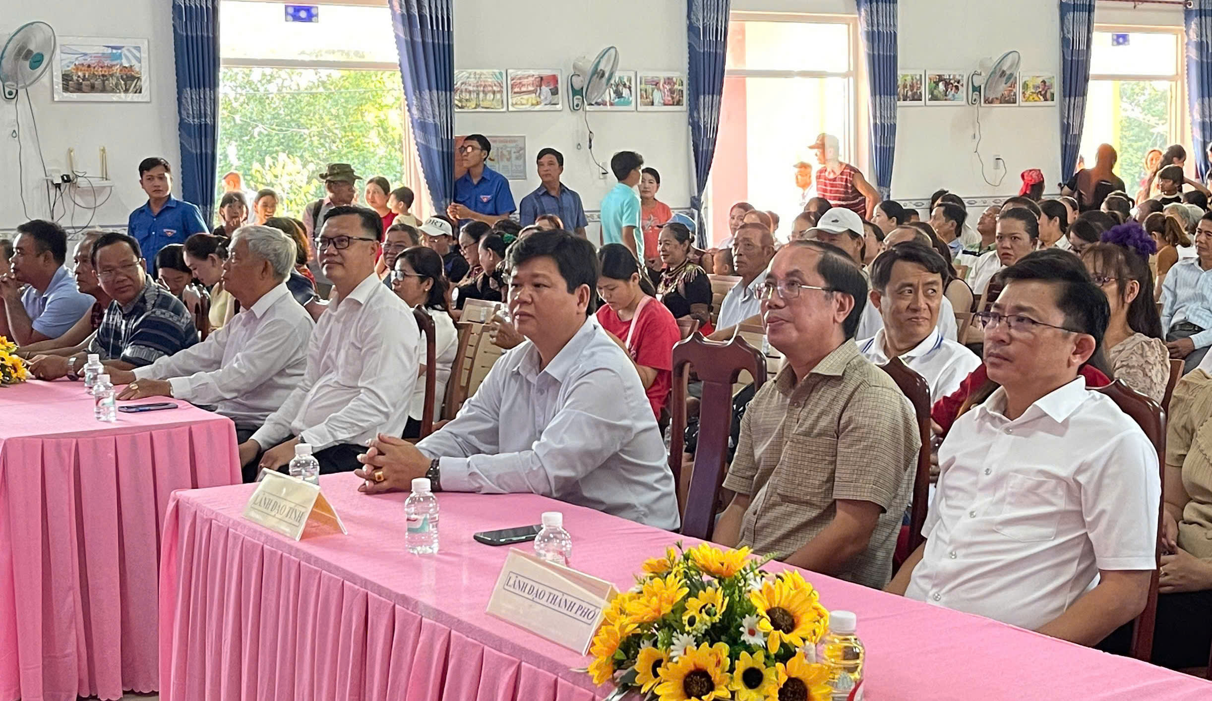 lấy hình.jpg