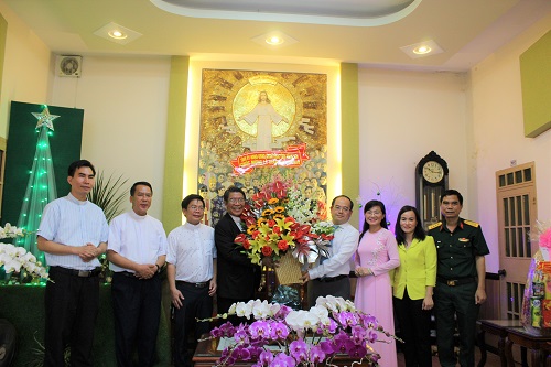 000000 tặng hoa chúc muwg giáng sinh.jpg