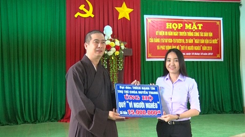 191011 UNG HO QUY VI NGUOI NGHEO.jpg