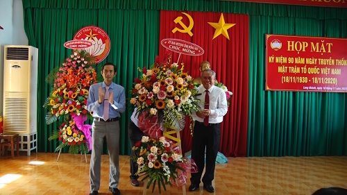 201118 lanh dao mttq tinh tang hoa.jpg