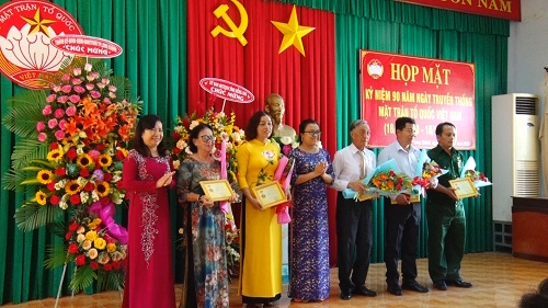 201118 tang ky niem chuong.jpg