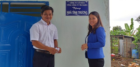 20190802_093446 bóc bảng nhà.jpg