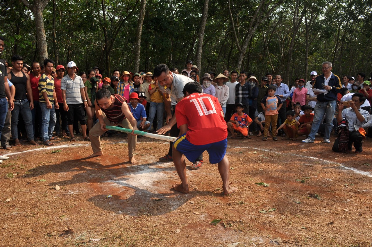 Các trò chơi dân gian trong lễ hội.jpg