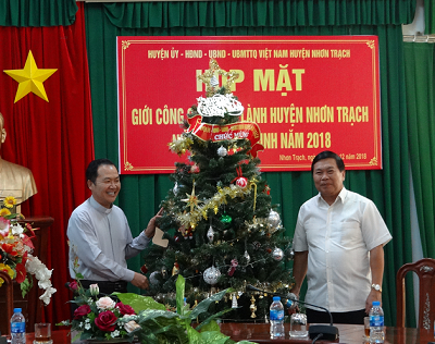 Hop mat giang sinh nam 2018.png